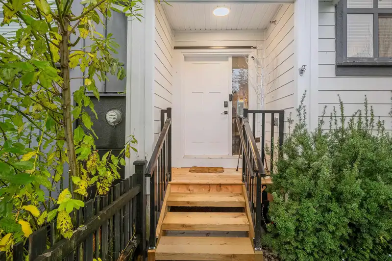 8141 202 STREET - photo 3 of 39
