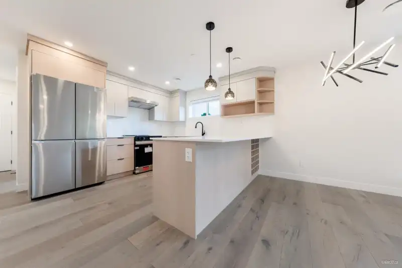 202 5092 SLOCAN STREET - photo 1 of 18