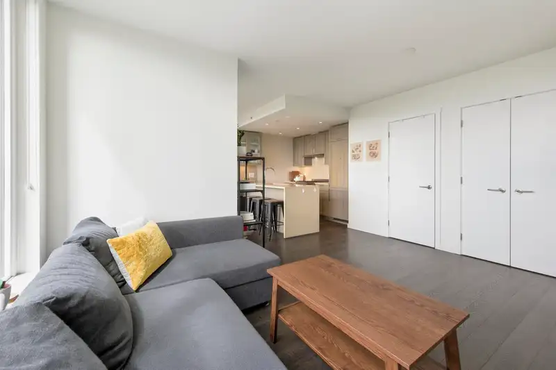 1104 5665 BOUNDARY ROAD - photo 3 of 31
