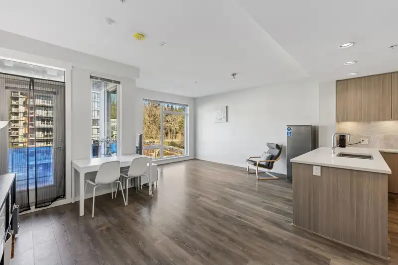 510 3289 RIVERWALK AVENUE - photo 3 of 39
