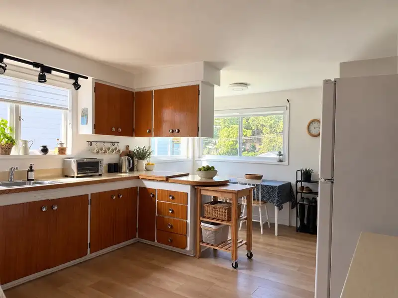 216 E 18TH STREET - photo 4 of 12