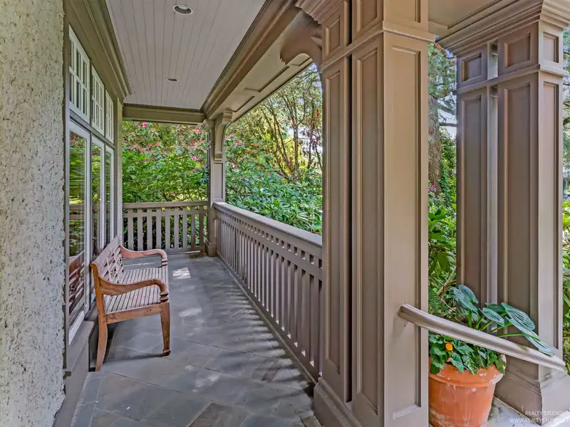 6362 CHURCHILL STREET - photo 2 of 40