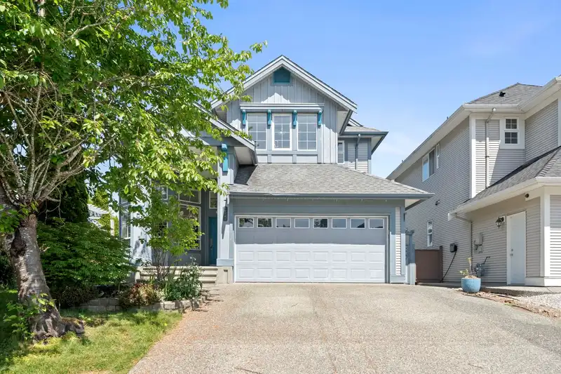 14781 57A AVENUE - photo 2 of 40