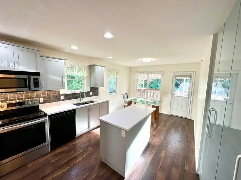 328 3000 RIVERBEND DRIVE - photo 3 of 40