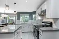 8420 215 STREET - thumbnail 14