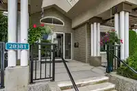 303 20381 96 AVENUE - thumbnail 4