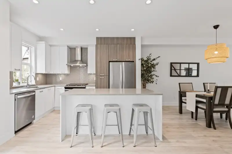 74 24076 112 AVENUE - photo 1 of 40