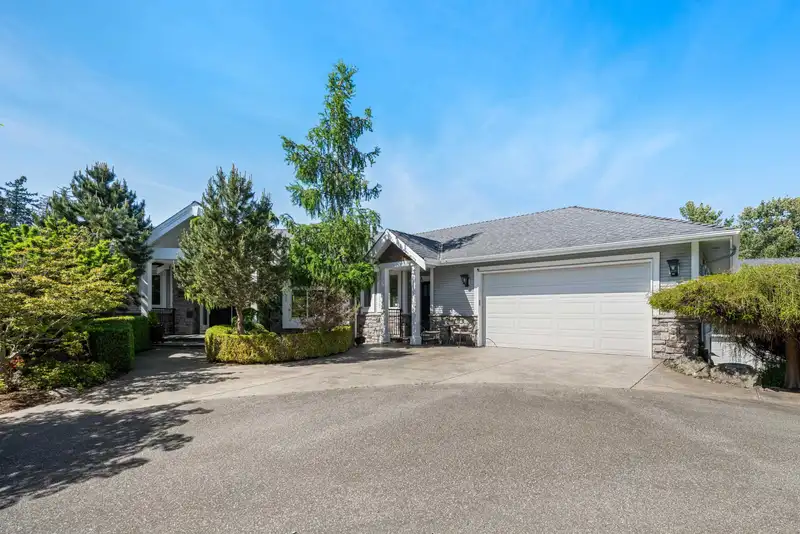 23107 80 AVENUE - photo 4 of 40
