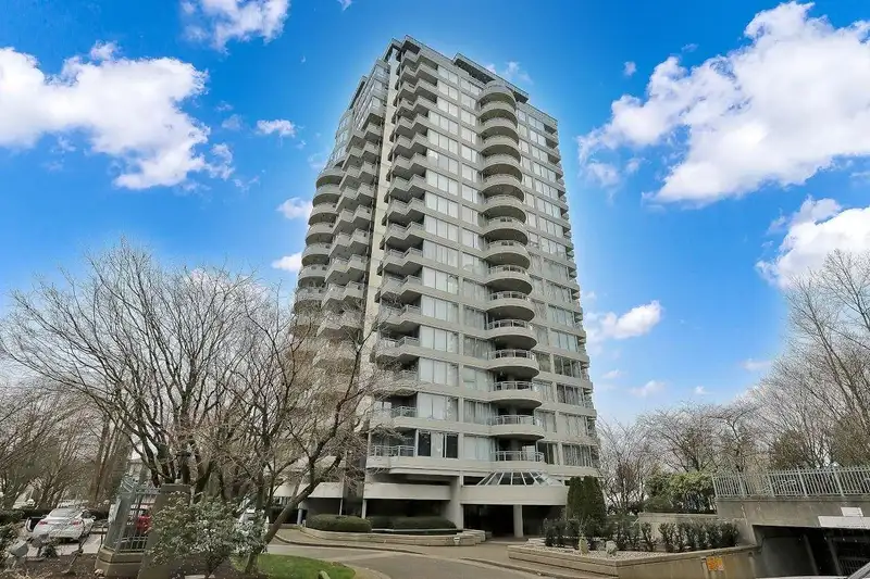 1402 13353 108 AVENUE - photo 1 of 30