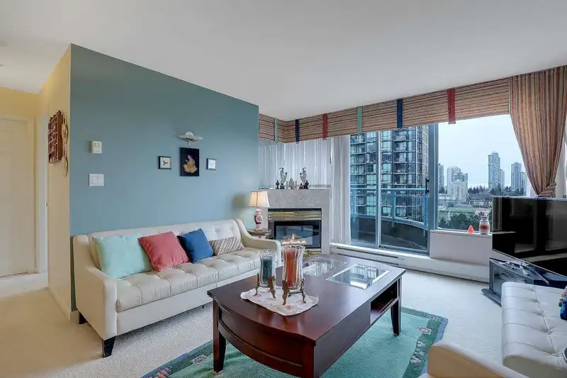 1402 13353 108 AVENUE - photo 3 of 30