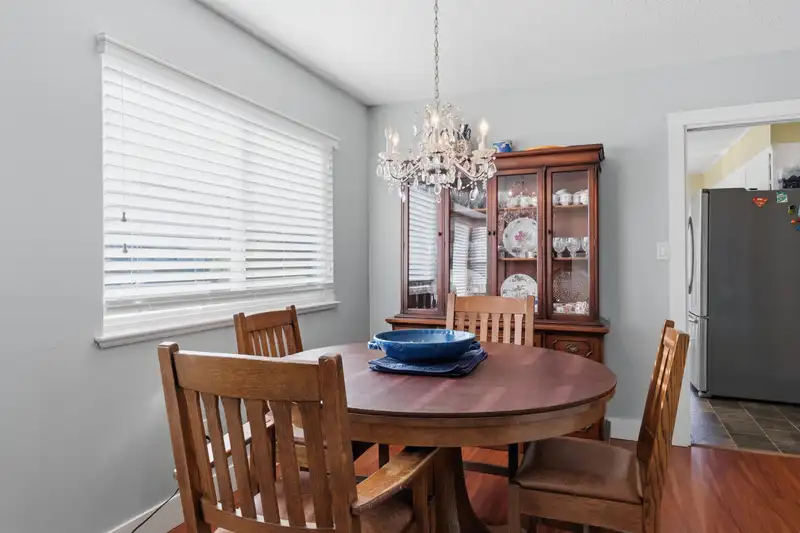 9442 212B STREET - photo 4 of 39