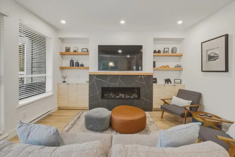 16 4628 BLACKCOMB WAY - photo 3 of 22