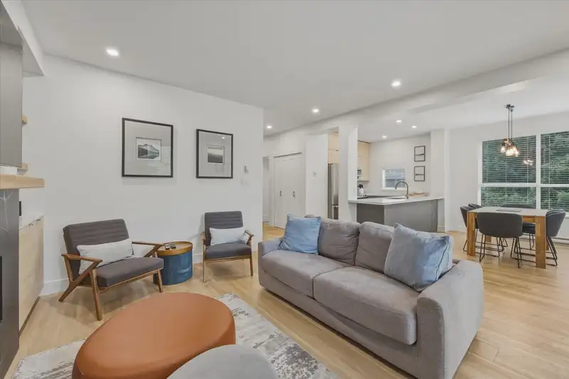 16 4628 BLACKCOMB WAY - photo 4 of 22