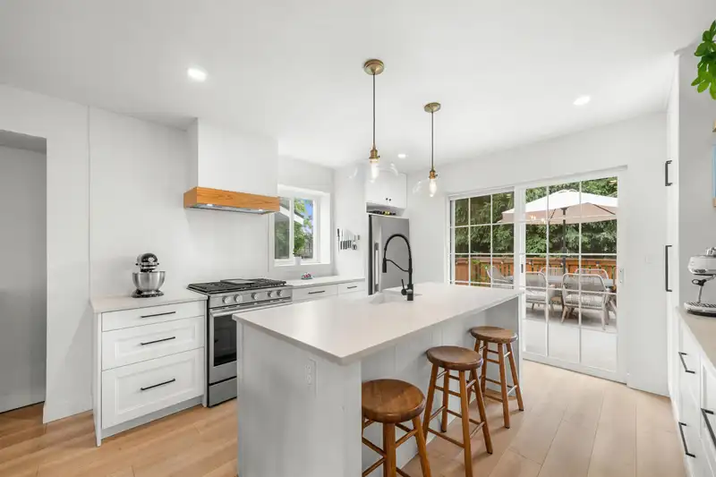 20962 93A AVENUE - photo 1 of 39