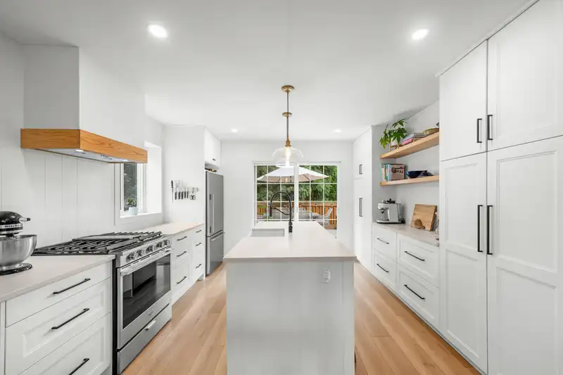 20962 93A AVENUE - photo 4 of 39