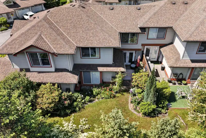 43 22740 116 AVENUE - photo 4 of 37