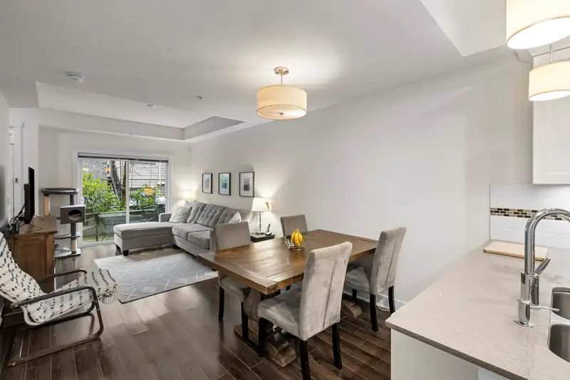 115 828 ROYAL AVENUE - photo 2 of 30