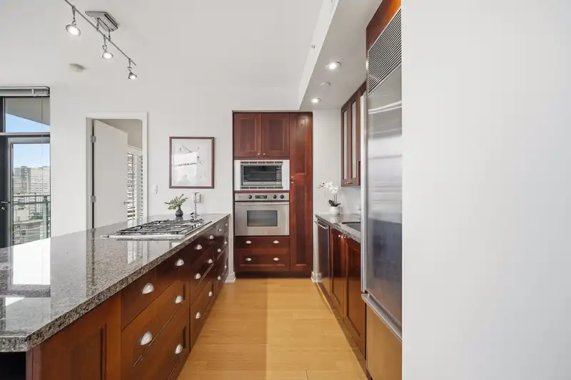 1602 1863 ALBERNI STREET - photo 4 of 29