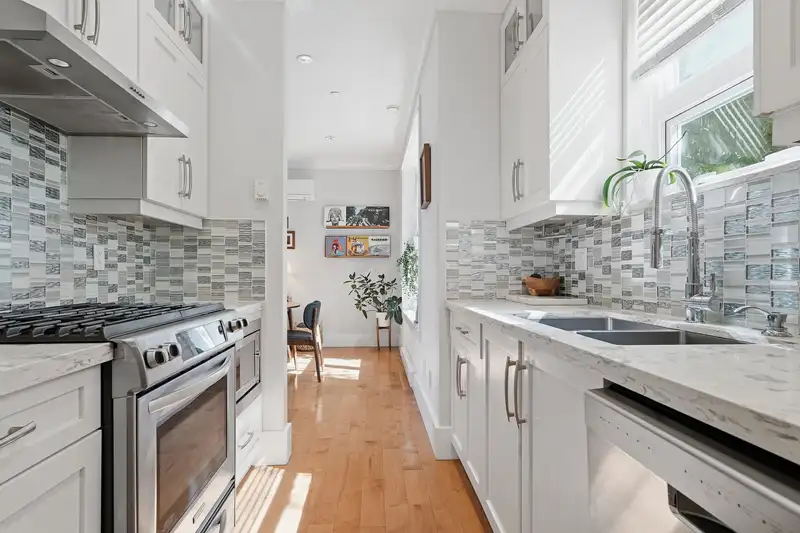 1820 WOODLAND DRIVE - photo 3 of 34