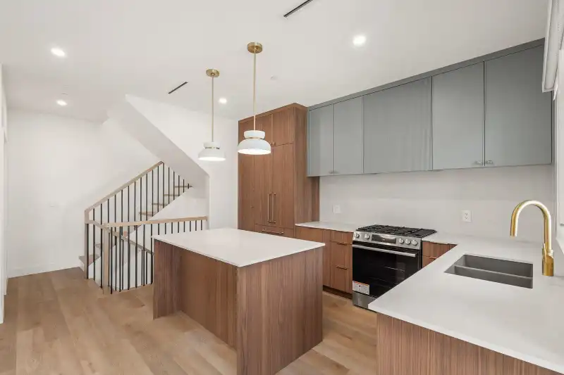 SL 3 2333 E 54TH AVENUE - photo 1 of 40