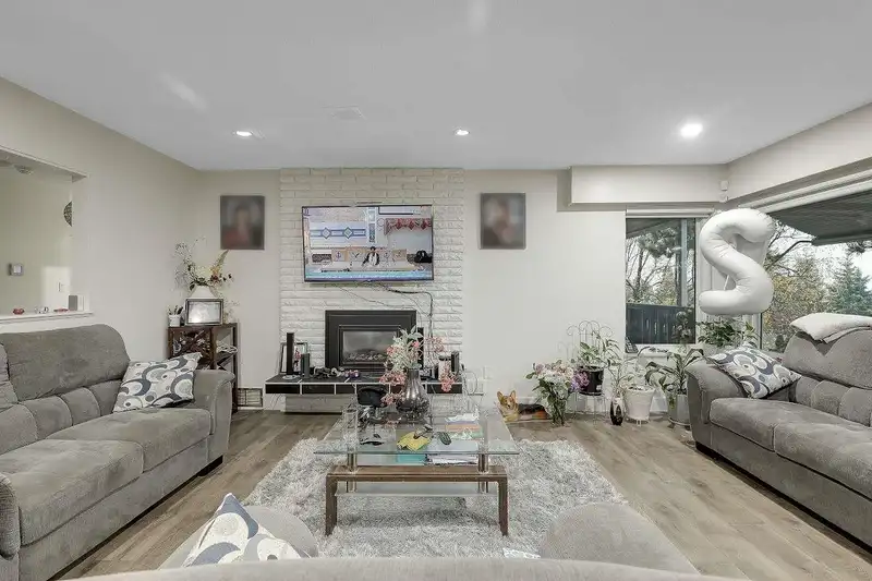 7985 MODESTO DRIVE - photo 4 of 30