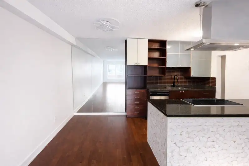 202 250 W 1ST STREET - photo 4 of 10
