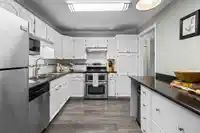 218 5710 201 STREET - thumbnail 10