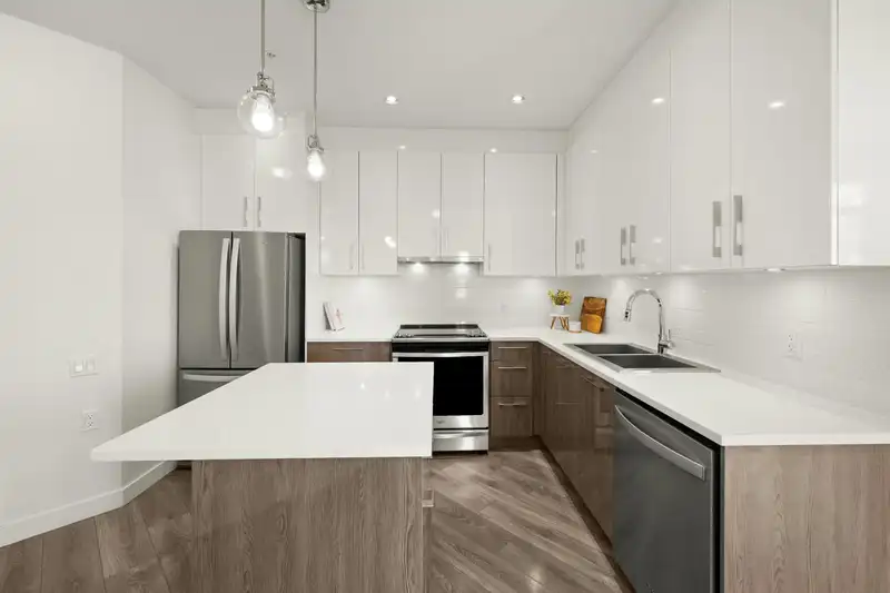 501 20829 77A AVENUE - photo 2 of 35