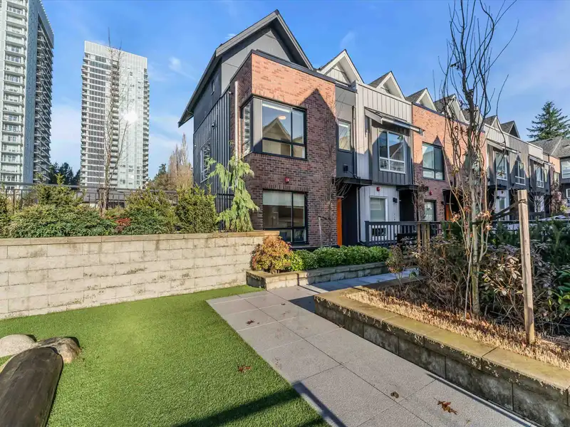 120 609 SYDNEY AVENUE - photo 1 of 32