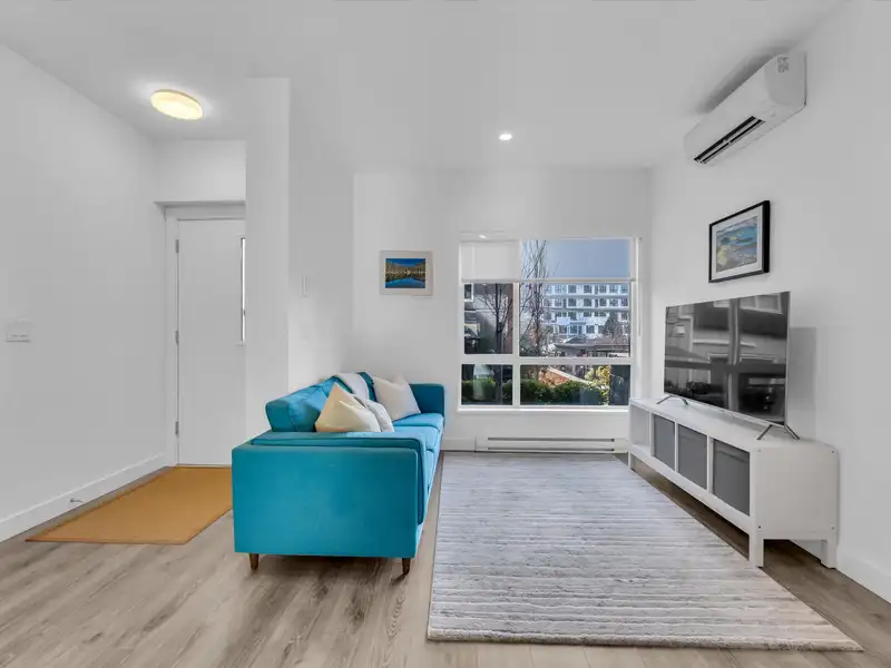 120 609 SYDNEY AVENUE - photo 4 of 32