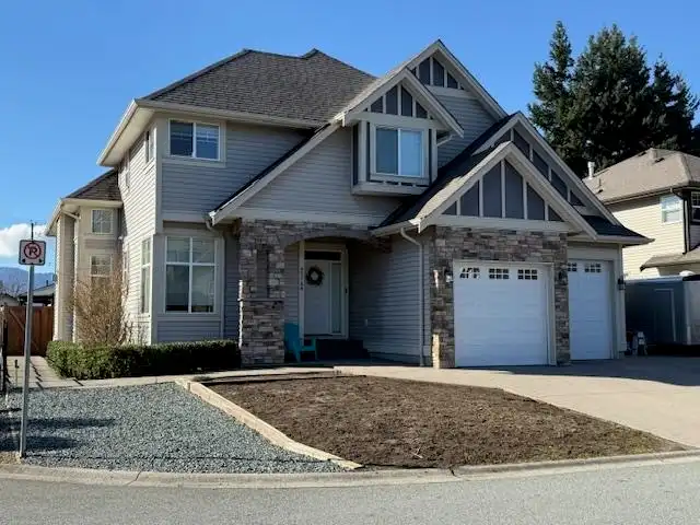 45748 SAFFLOWER CRESCENT - photo 1 of 40