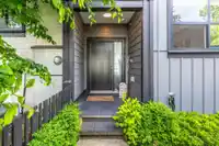 8163 202 STREET - thumbnail 3