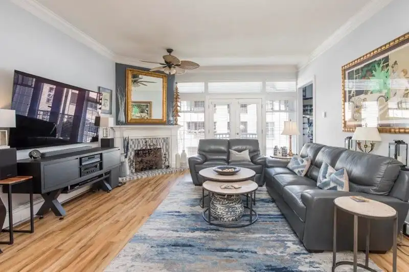 205 7660 MINORU BOULEVARD - photo 4 of 40