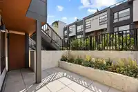 611 6085 IRMIN STREET - thumbnail 13