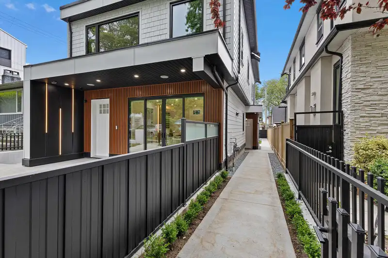 2 182 ONTARIO PLACE - photo 1 of 29