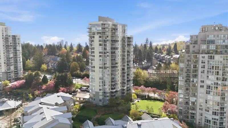 906 235 GUILDFORD WAY - photo 1 of 25