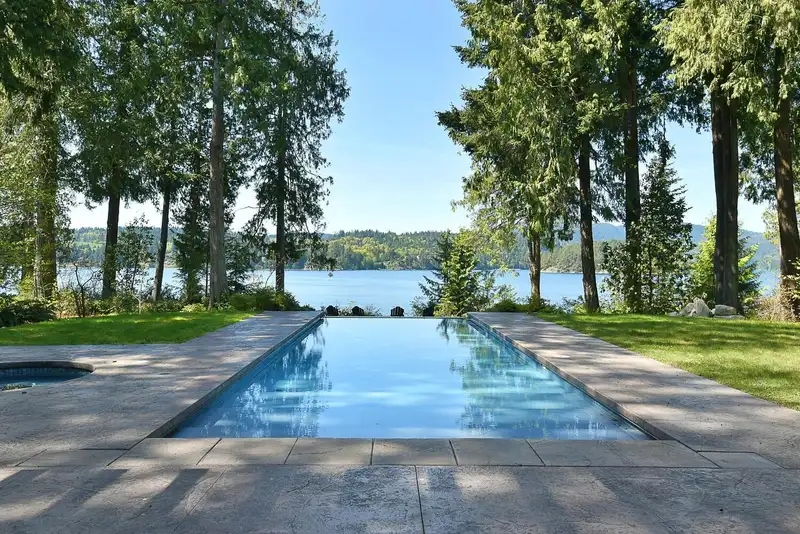 6119 SECHELT INLET ROAD - photo 2 of 40