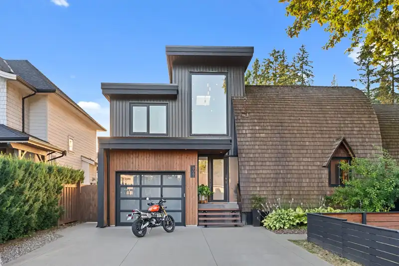 9061 MACKIE STREET - photo 2 of 40