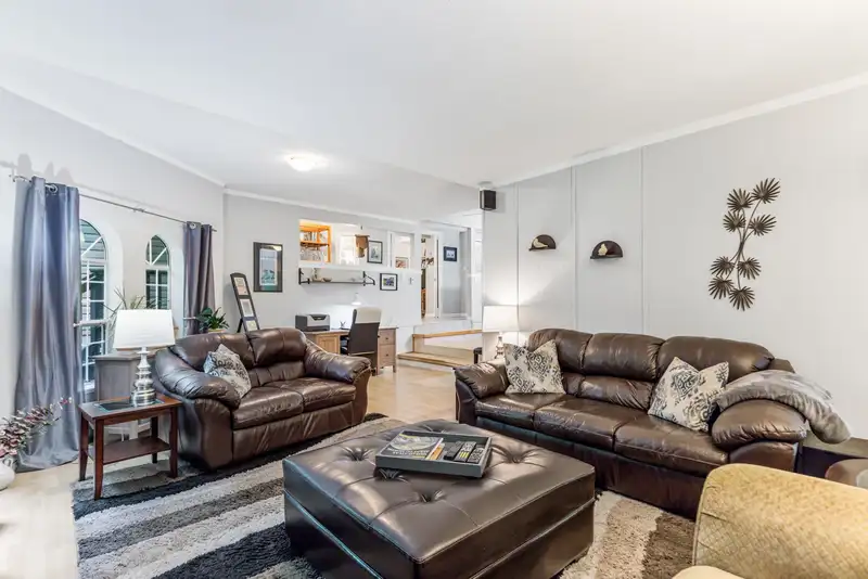 11193 284 STREET - photo 3 of 35