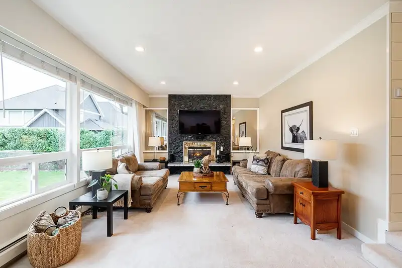 24457 56 AVENUE - photo 4 of 40