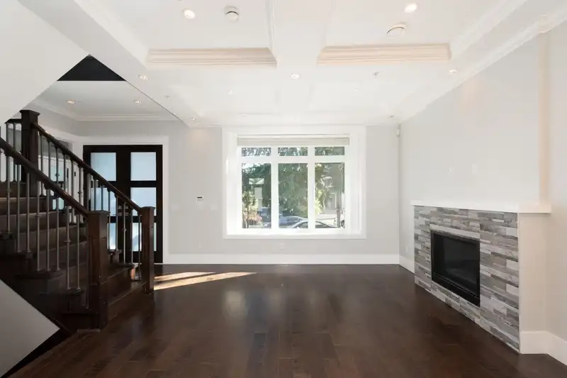 1195 NOOTKA STREET - photo 4 of 40
