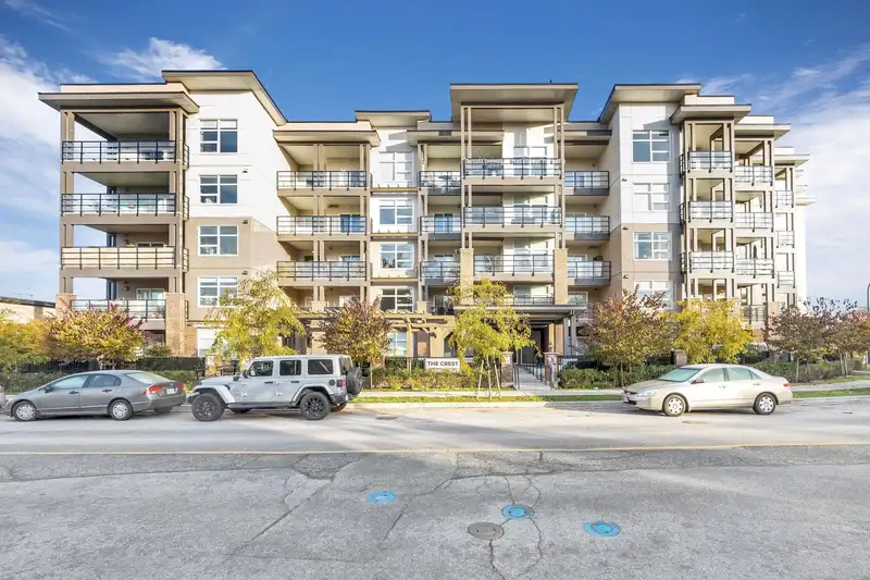 508 22577 ROYAL CRESCENT - photo 1 of 22