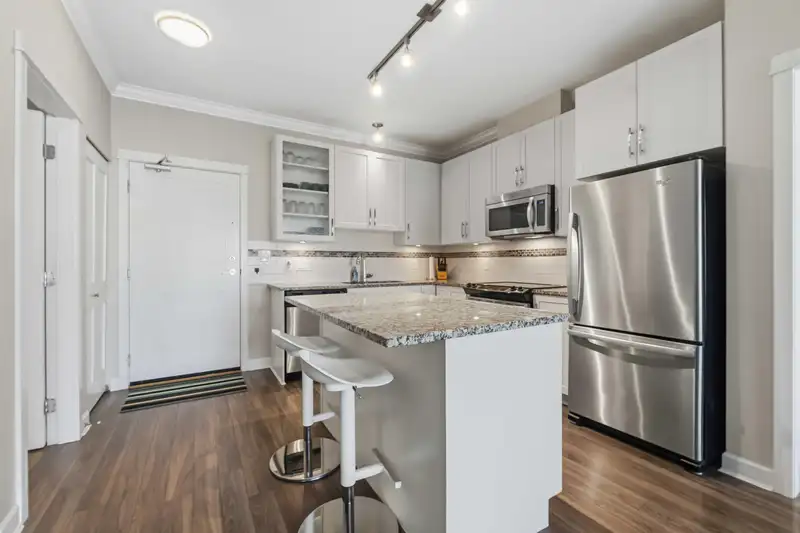 216 20861 83 AVENUE - photo 3 of 38