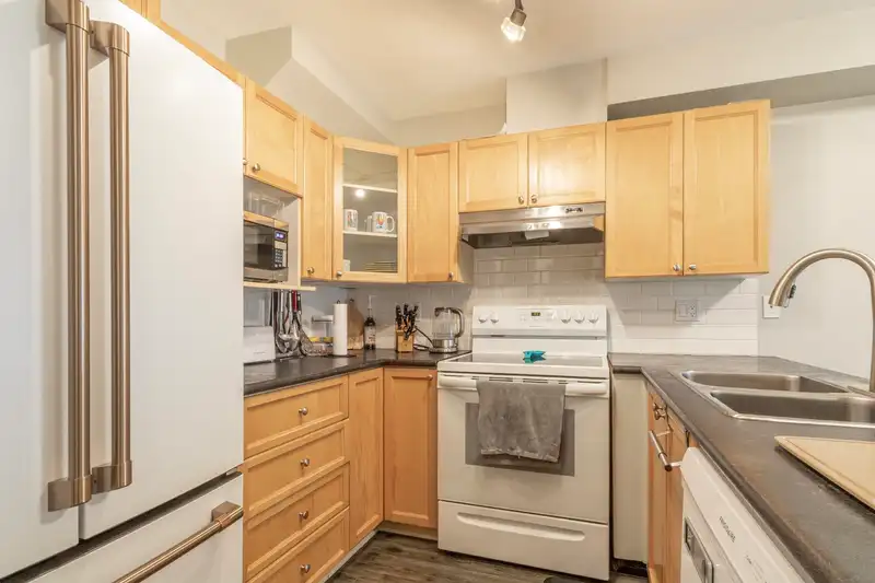 84 12099 237 STREET - photo 2 of 36