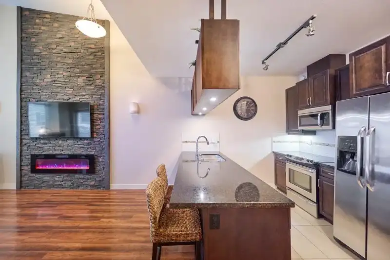 418 11935 BURNETT STREET - photo 1 of 25