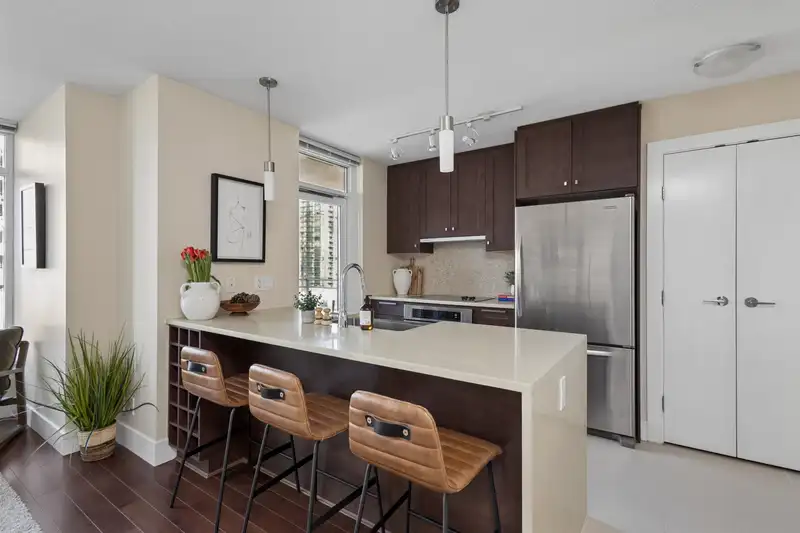 1205 888 HOMER STREET - photo 2 of 34