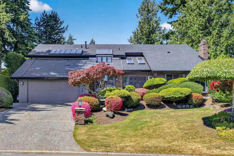 11649 SUMMIT CRESCENT - photo 1 of 40