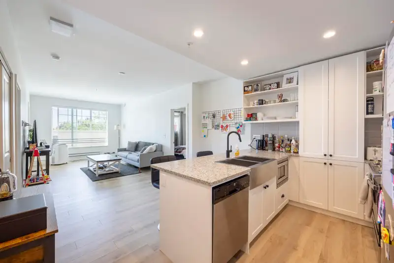 A203 20487 65 AVENUE - photo 3 of 13