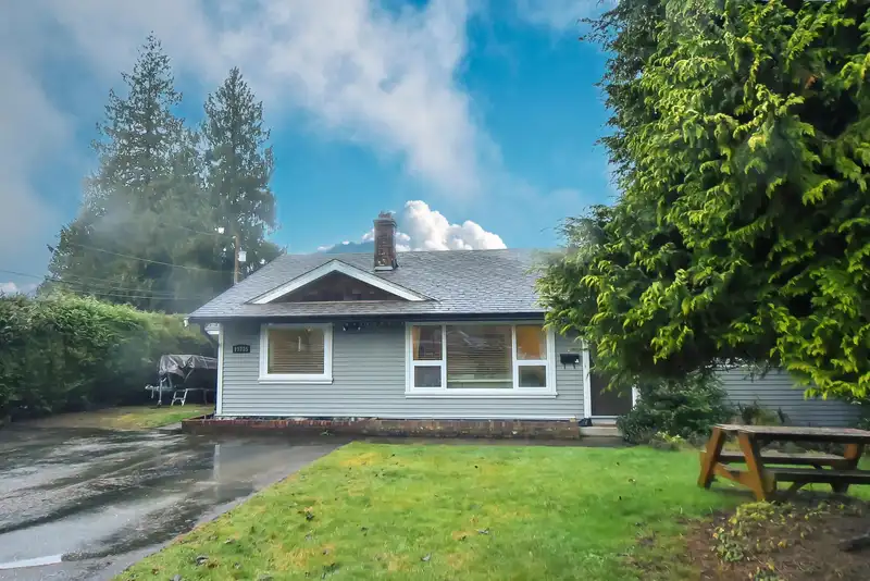 19735 48 AVENUE - photo 3 of 40