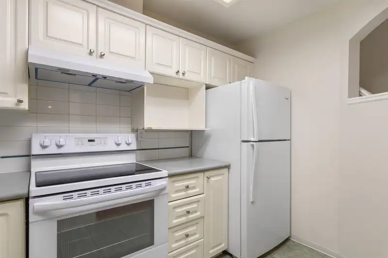 24 7175 17TH AVENUE - photo 4 of 31